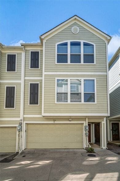 Building Photo - 7416 Coronado Ave