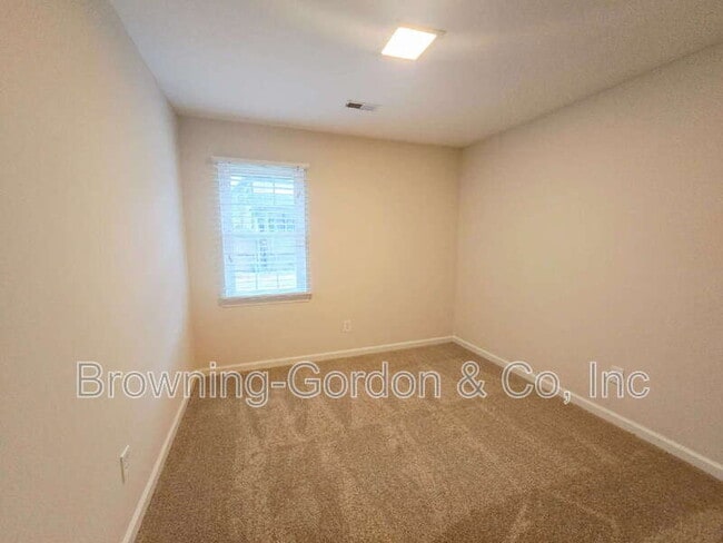 Building Photo - 228 Brattlesboro Pl