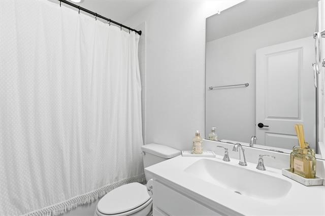 Building Photo - 10720 Canoe Dr