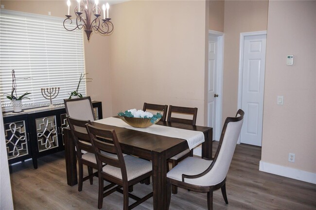 Building Photo - 1572 Canary Island Dr