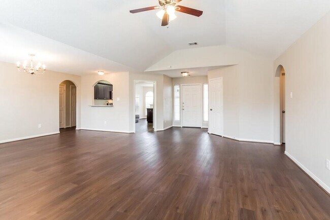 Building Photo - 9808 Woodhollow Dr