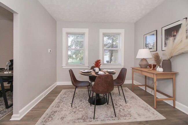 Building Photo - 3 bedroom 3 bathroom Single Family Home