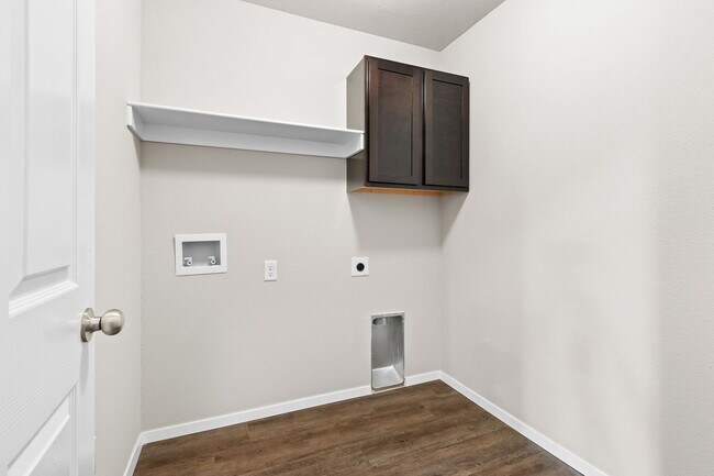 Building Photo - Beautiful new build home!