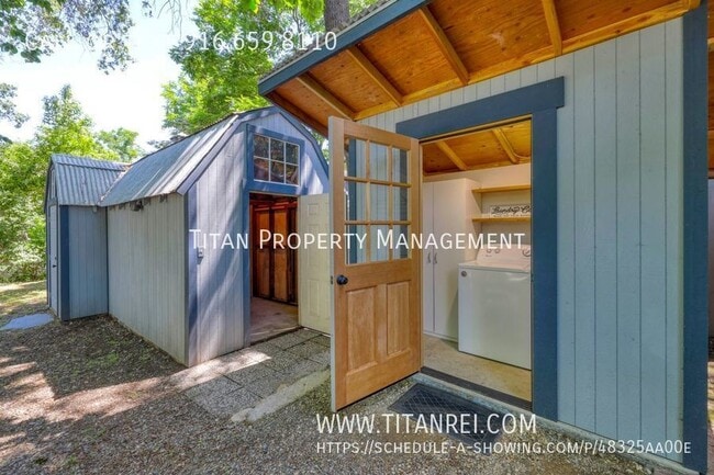 Building Photo - 375 CA-49