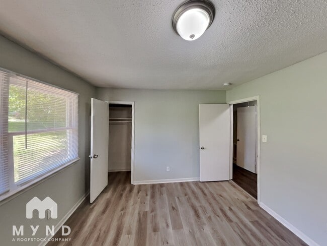 Building Photo - 4546 Lisa Dr