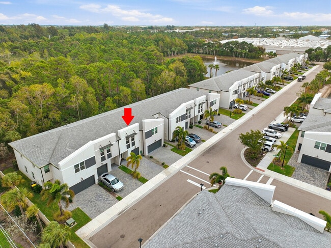 Building Photo - 3905 SE Mentmore Ln