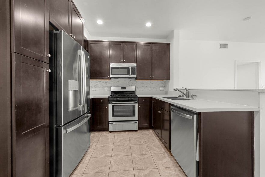 Building Photo - 8248 Sepulveda Pl