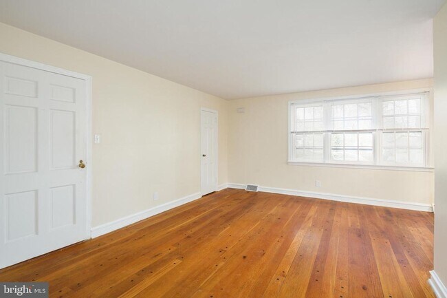 Building Photo - 2828 Midvale Ave