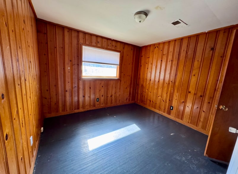 Building Photo - 7005 2nd Ave S