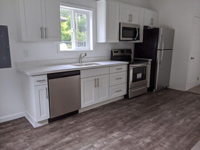 Building Photo - Remodeled 1-Bed ADU Near Microsoft & Redmond Town Center