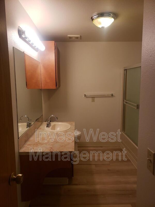 Building Photo - 1714 SE 145th Ct