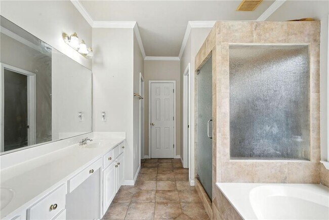 Building Photo - 3966 Kendall Cove