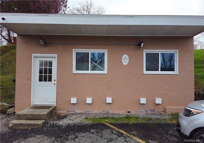 Building Photo - 1506 Cortland Dr