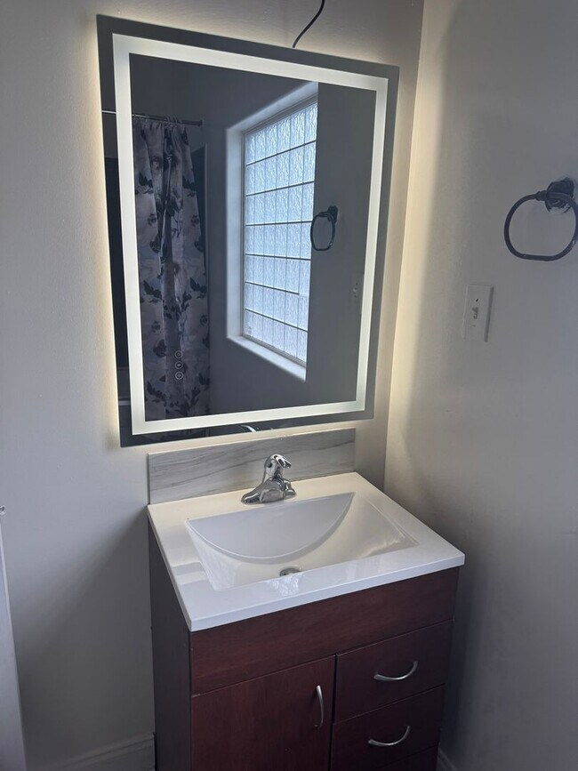 Building Photo - Charming 4BR House in New Orleans