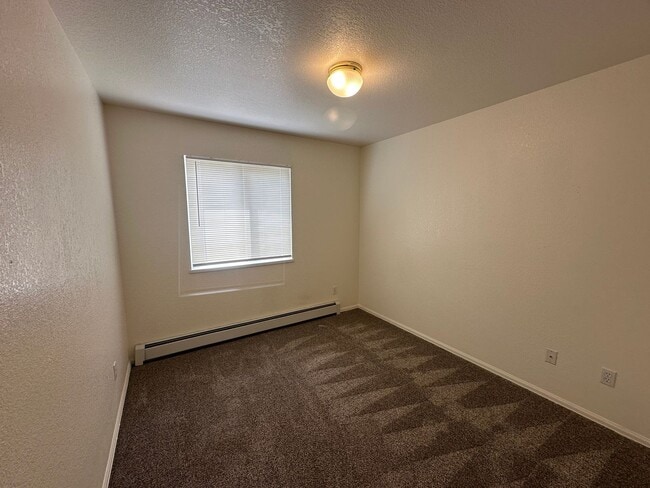 Building Photo - Charming 3 bed 2 bath home!!