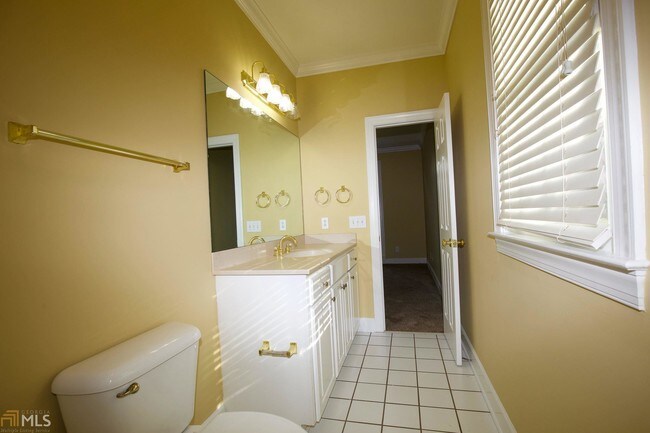 Building Photo - 411 Barrington Hall Dr