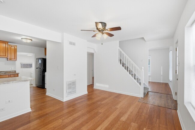 Building Photo - 426 Alpine Dr