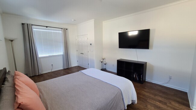 Building Photo - 1888 Leaning Oak Dr