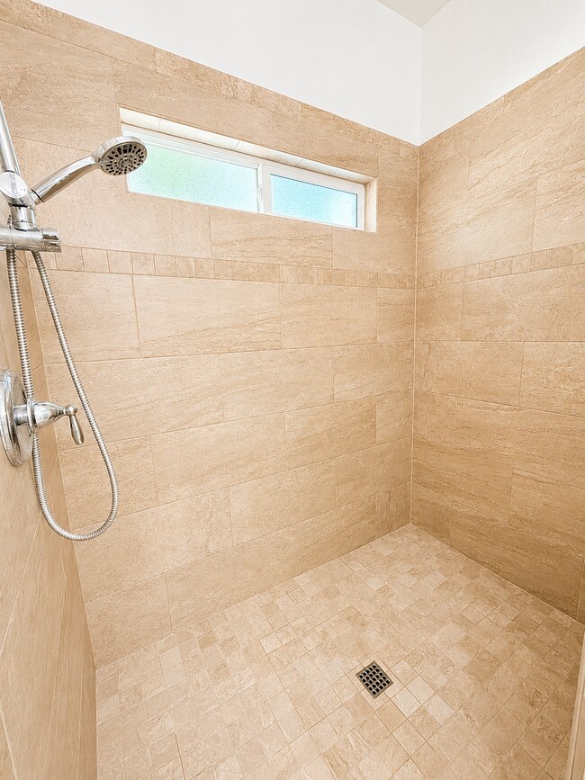 Building Photo - 212 Nandina Way