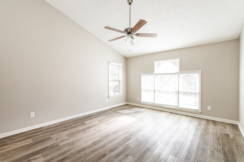 Building Photo - 4220 Pineset Dr