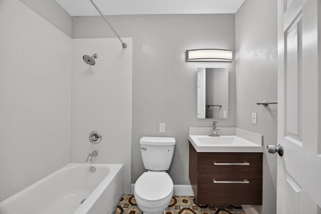 Building Photo - Charming 2-Bed Condo Retreat in Citrus Heights