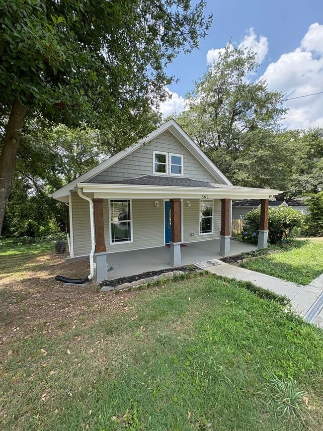 Building Photo - 3 Bedroom 2 Bath Home in Greenville