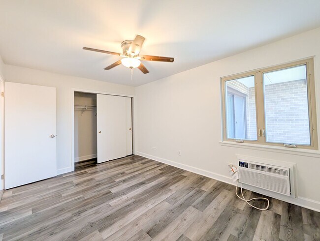 Building Photo - 483 N Larch Ave