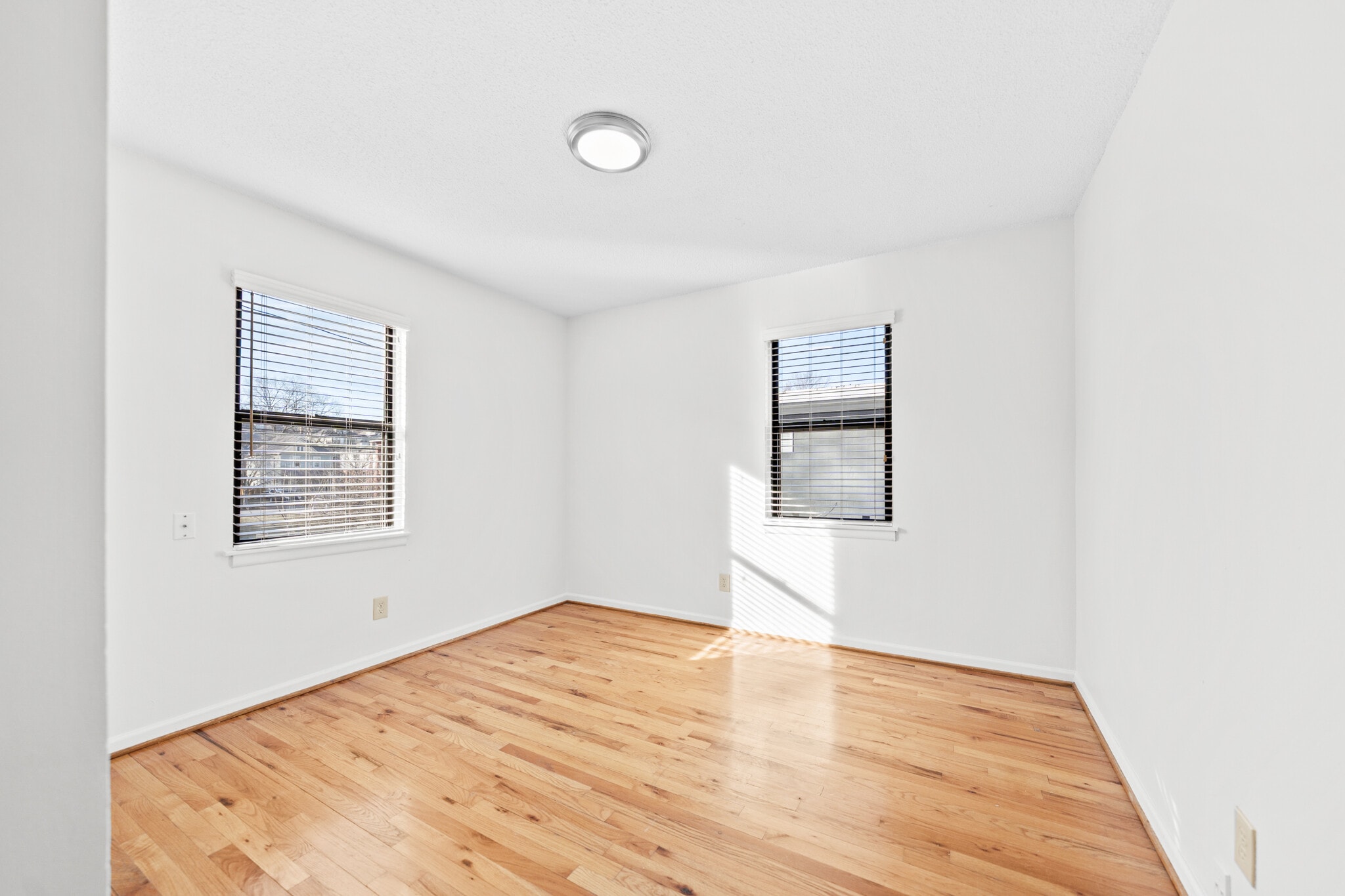 Building Photo - 4012 Oak St