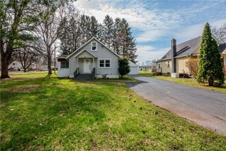 Building Photo - 133 River Meadow Dr