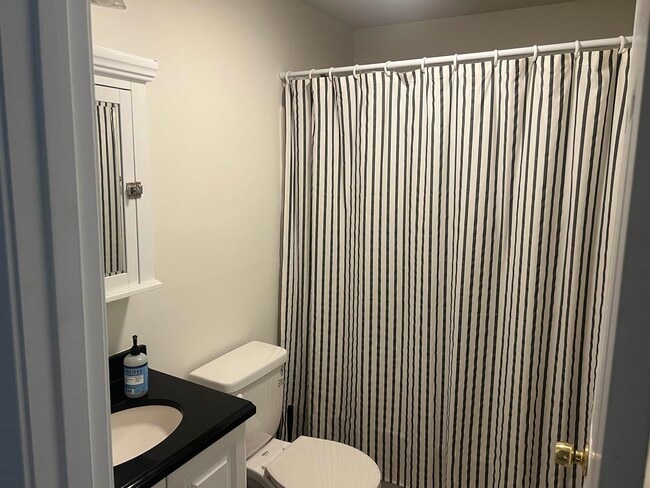 Building Photo - 402 White Cedar Blvd