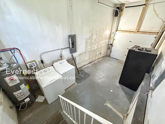 Building Photo - 1707 Porter Rd