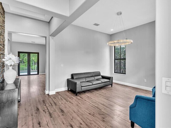 Building Photo - 8567 NW 41 St