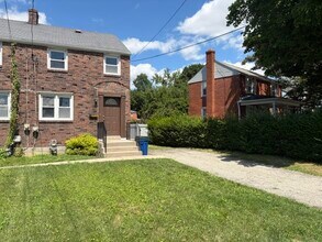 Building Photo - 1126 Shadycrest Dr