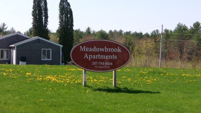 Building Photo - Meadowbrook Apartments