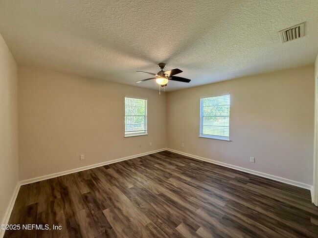 Building Photo - 2516 Horseshoe Bend Rd