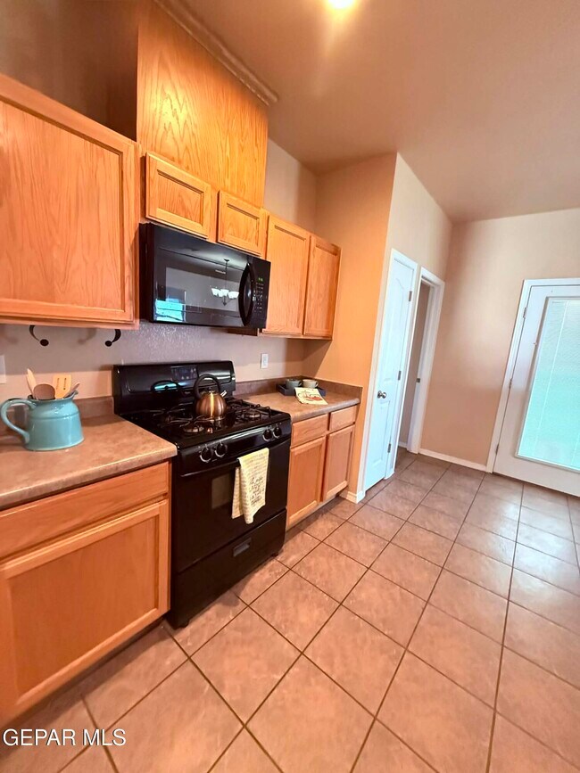 Building Photo - 10405 Canyon Sage Dr