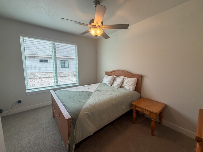 Building Photo - 5979 E Big Horn Pkwy