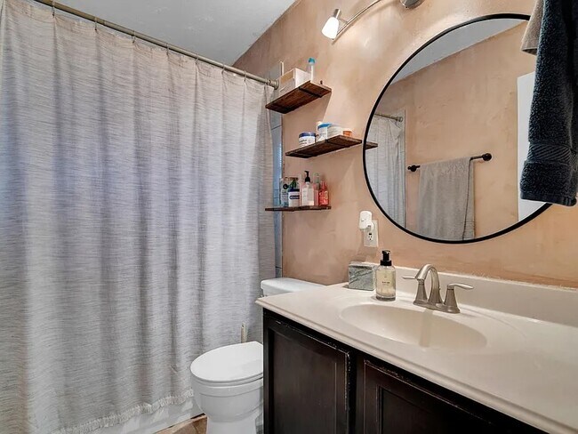 Building Photo - 4208 Wiman Dr