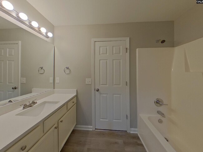 Building Photo - 175 Chesterbrook Ln