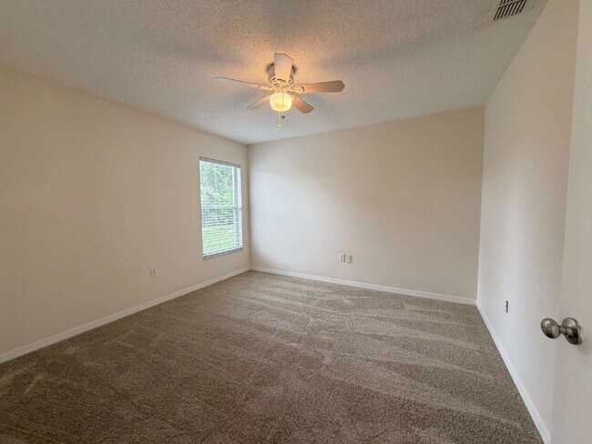 Building Photo - 10297 Hemlock St