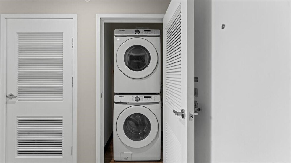 Building Photo - 475 Communipaw Ave