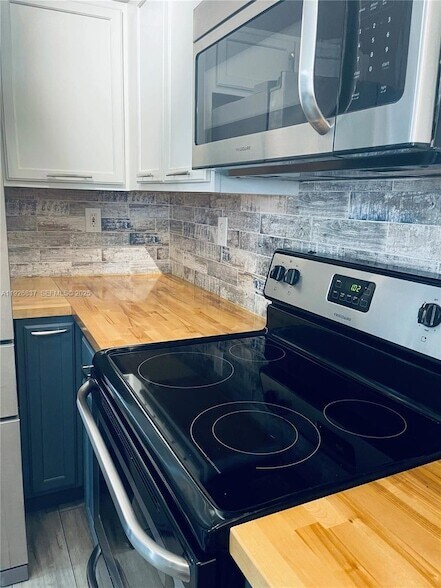 Building Photo - 27312 SW 138th Path