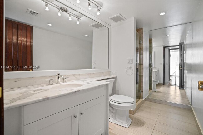 Building Photo - 19355 Turnberry Way