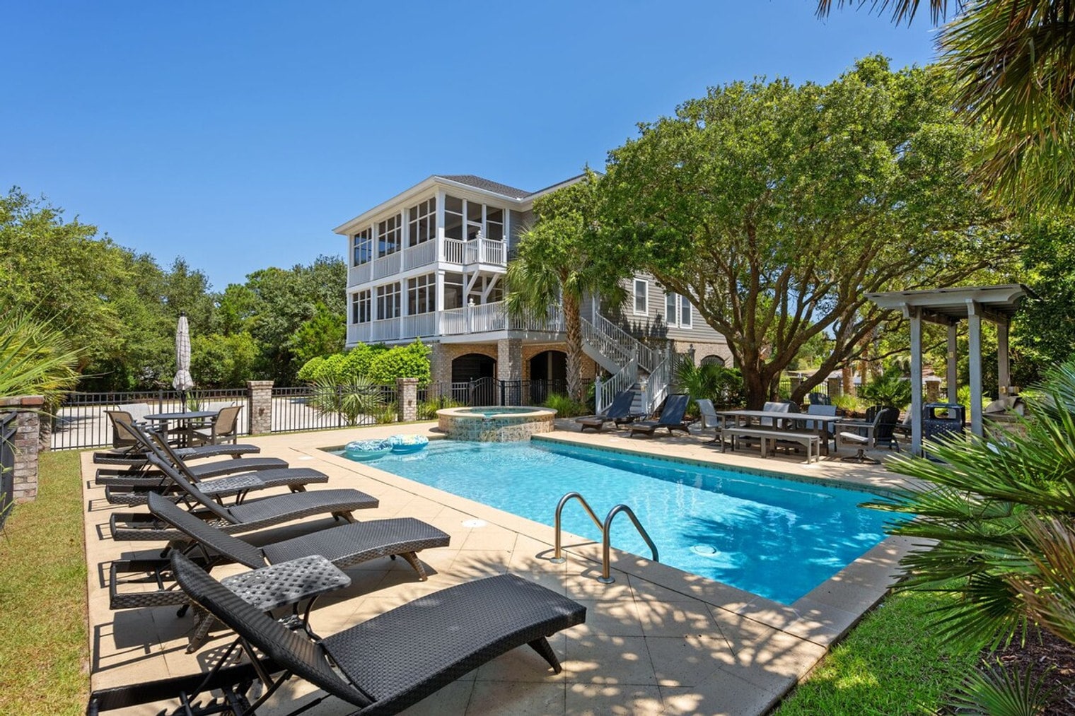 Building Photo - 60 Pioneer Loop