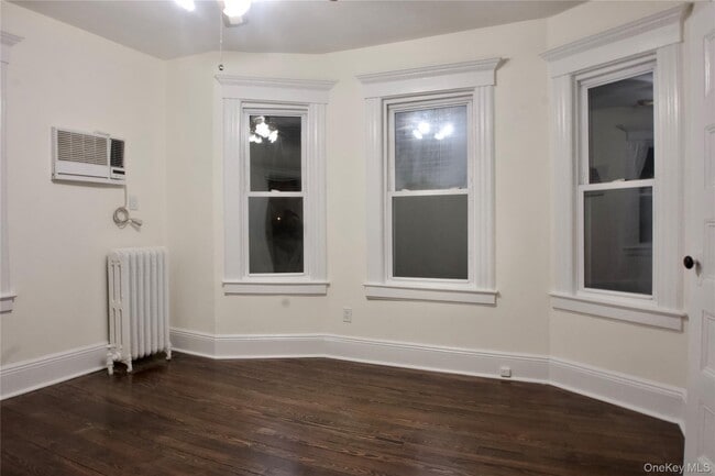 Building Photo - 55 Vernon Ave