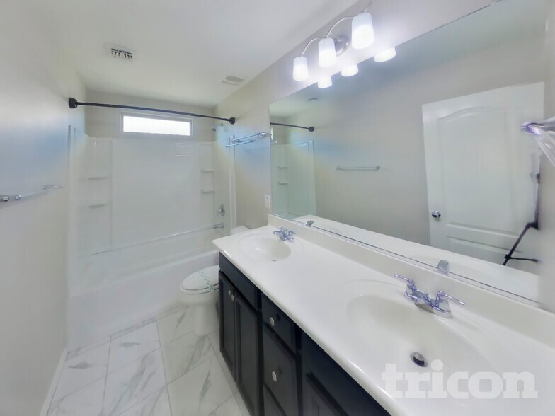 Building Photo - 3360 W Hayduk Rd