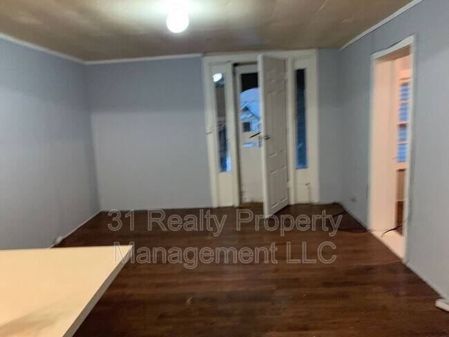 Building Photo - 2711 W Walker St