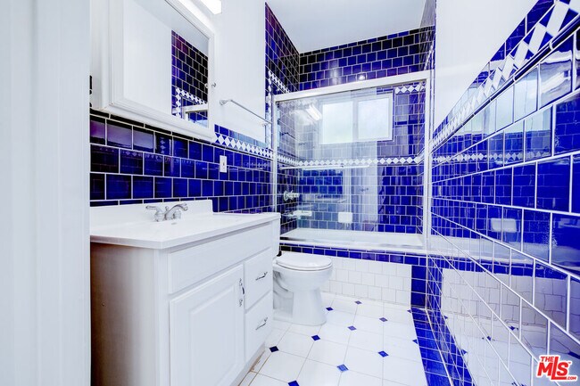 Building Photo - 12219 Darlington Ave