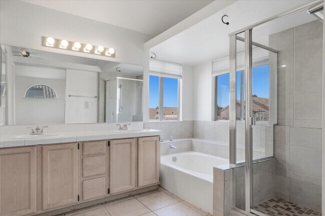 Building Photo - 2408 Sage Pointe Cir