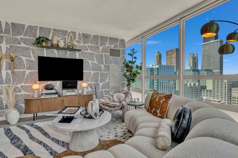 Building Photo - 331 E Ohio St